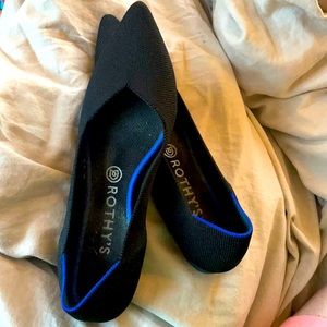 Rothys size 9.5 black solid the point shoe